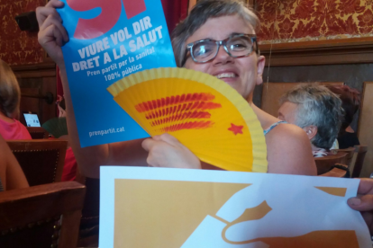 La Sala de Plenos se llena de independentistas que reclaman que quieren votar