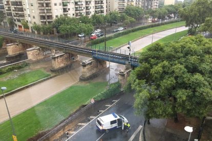 Una tormenta descarga con fuerza en el Campo de Tarragona