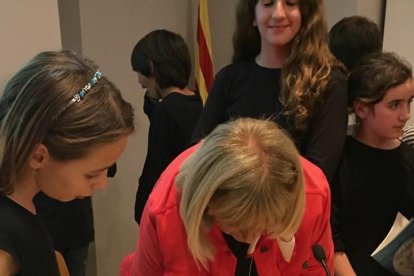 Núria Freixa presenta 'Versos a Galet' a l'escola de pràctiques de Tarragona