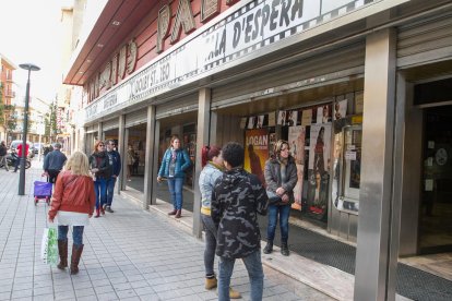 Nostàlgia i 'selfies' en el darrer dia de projeccions al Cine Reus Palace