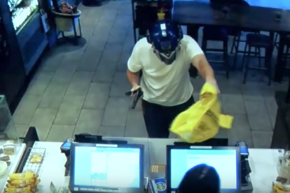 Atraca una cafeteria d'Starbucks amb una màscara de Transformers