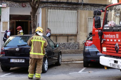 Tres ferits en l'incendi d'una campana extractora a Reus