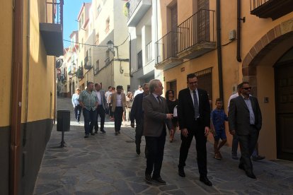 Riudecanyes inaugura la remodelació del carrer del Dilluns