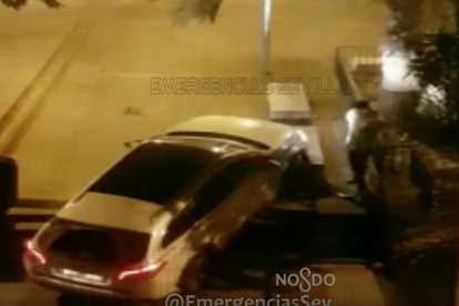 Destroza su coche cuando conducía cuadruplicando la tasa máxima de alcoholemia