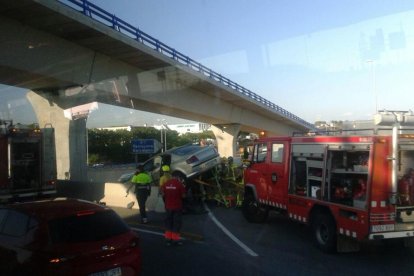 Cinco vehículos chocan en dos accidentes diferentes casi simultáneos a la T-11