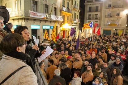 El Mercadal s'omple per donar suport als dos regidors de la CUP detinguts