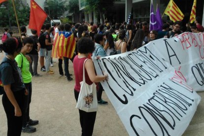 Concentració a Sescelades a favor de la democràcia i el referèndum