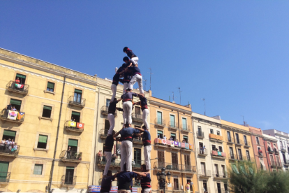 Santa Tecla somriu a la Jove i a Sant Pere i Sant Pau