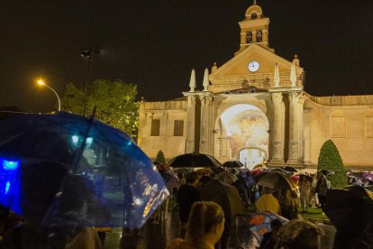 La intensa pluja apaga la carretillada i el piromusical de Misericòrdia
