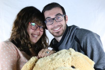 Las sesiones solidarias de una fotógrafa tarraconense recogen 80 juguetes para la Cruz Roja