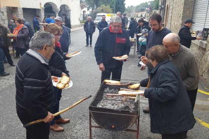 La Fiesta del Aceite de Riudecanyes reparte más de 400 desayunos