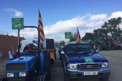Arrenquen marxes pageses amb tractors en defensa de l'1-O per tot Catalunya