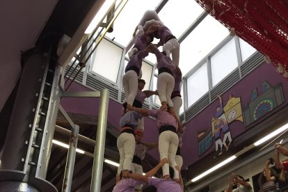 El local de la Colla Jove es converteix en l'escenari de la Diada Blava dels Xiquets del Serrallo