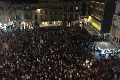 Miles de personas celebran en Tarragona y en Reus la declaración de la República Catalana