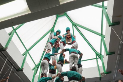 Castells de vuit sota cobert