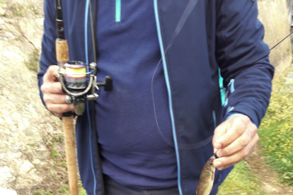 Los Agentes Rurales denuncian a cuatro pescadores en el Baix Ebre