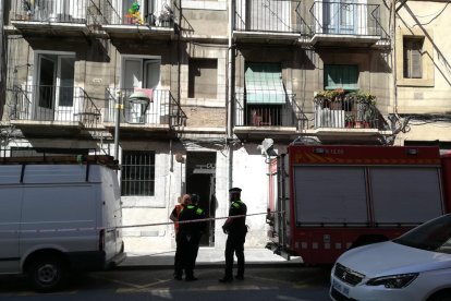 S'ensorra part del terra d'un pis Tarragona