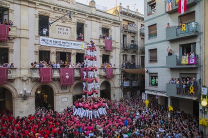 5 de 9 amb folre de la Colla Vella dels Xiquets de Valls