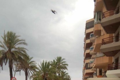Las fuertes lluvias afectan a toda la zona marítima de Calafell, que ha quedado inundada