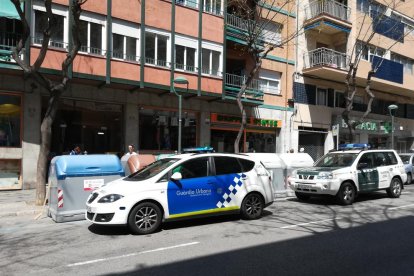 Expectació per una inspecció en un basar xinès a Tarragona
