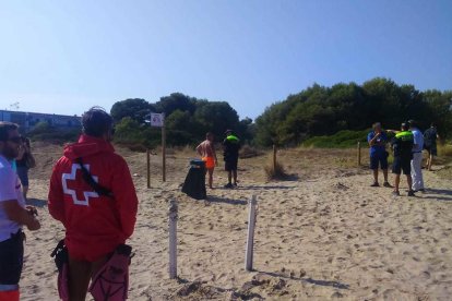 Descubierta a la playa Llarga una bomba de mortero antigua