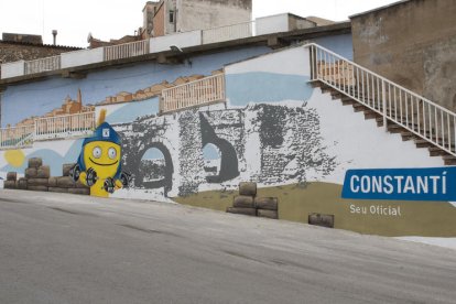 Constantí llueix dos murals dedicats als Jocs Mediterranis