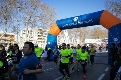 2.000 persones participen a la mitja marató de Cambrils