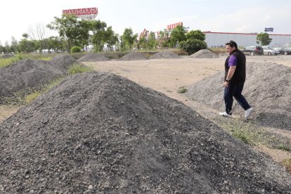 Autogestió veïnal a la Floresta per arranjar un espai de l'Ajuntament