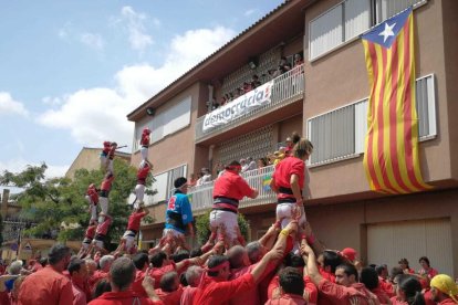 Una estrella de la televisión Japonesa vive los castillos con la Joves de Valls