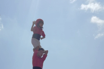 Una estrella de la televisión Japonesa vive los castillos con la Joves de Valls