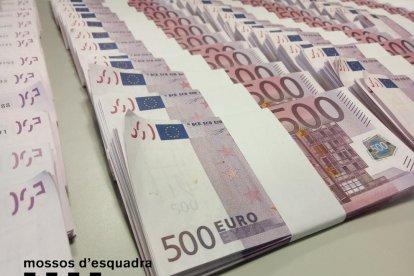 Detienen a tres hombres por estafar 450.000 euros a una mujer de Valls