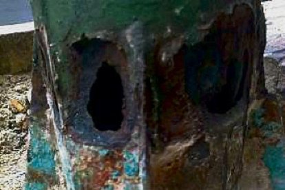 Cambian 280 farolas por los orines de los perros