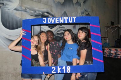 Festa de final de curs a l'Ateneu dels 'corresponsals' de joventut de Cambrils