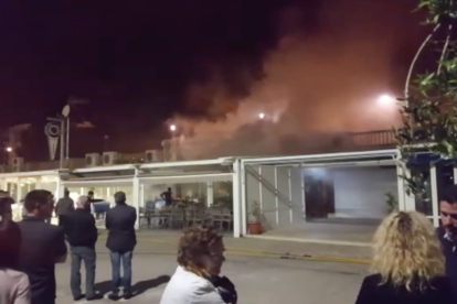 Un incendi en un restaurant de l'Hospitalet de l'Infant deixa sense sopar als clients