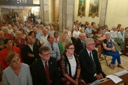 Los tarraconenses llenan la iglesia del Portal del Carro para la ofrenda floral