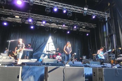 Love of Lesbian se prepara para el concierto de esta noche en Tarragona