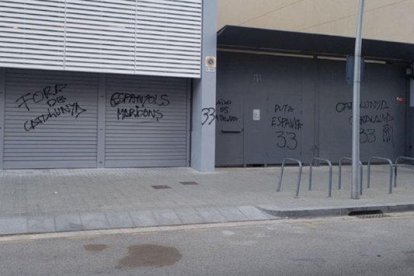 Cs i PSC denuncien «atacs» amb pintades a seus dels dos partits