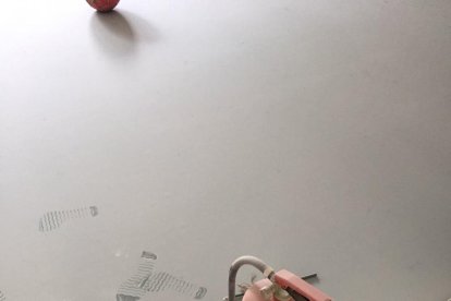 Destrozos por miles de euros en la Escola Cèsar August durante la noche de Sant Joan