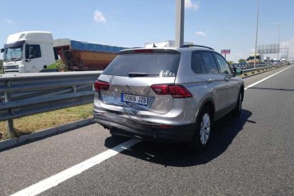 Tallada l'A-7 per un accident amb un camió, una segadora i dos turismes implicats