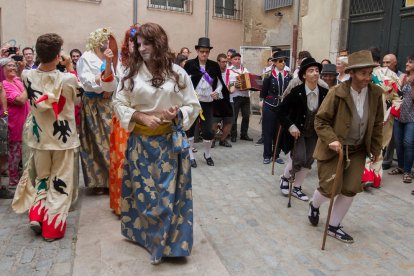 La ciudad de Reus se vuelca con el Séquito Infantil mientras el Ganchillo se encuentra en el exilio