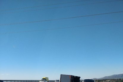 Las fuertes rachas de viento han provocado un accidente en l'Hospitalet de l'Infant