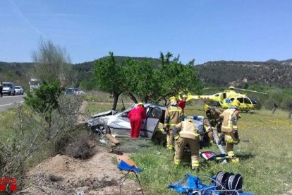 Evacuat en helicòpter un ferit greu en un accident a Garcia