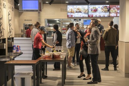 KFC Salou abre las puertas al público martes en la avenida Carles Buigas