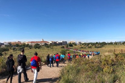 Més de 425 persones participen en la caminada per l'Anella Verda de la Canonja