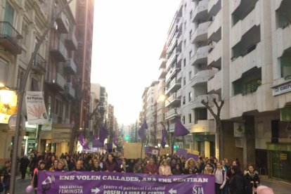 La Imperial Tarraco s'omple de gom a gom en la manifestació unitària del 8-M