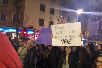 La marea lila pel 8-M omple els carrers de Tarragona