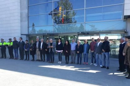 Minut de silenci a diversos municipis del Camp de Tarragona per commemorar el 15è aniversari de l'11-M