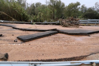 Dos carreteras de las Tierras del Ebro continúan afectadas por inundaciones a consecuencia de los aguaceros