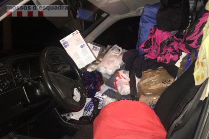 Denunciado por conducir un vehículo con exceso de carga y zigzagueando por la N-340