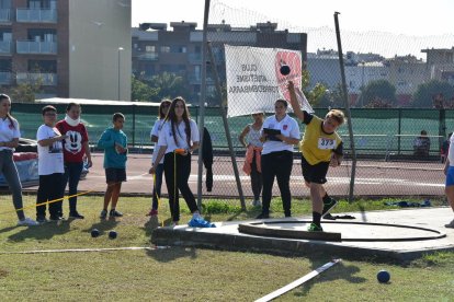 Más de 300 niños participan en la final de los Juegos Escolares de Atletismo de Torredembarra